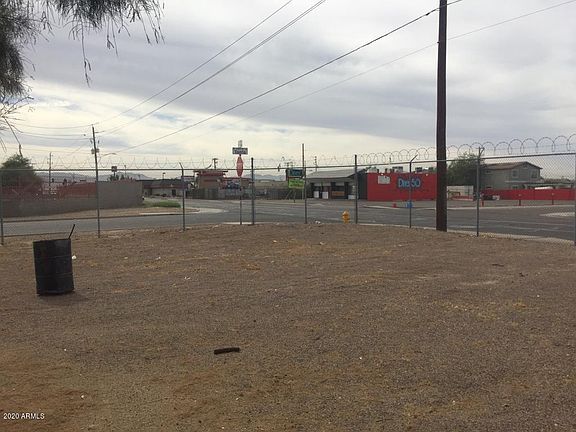 3rd image of 915 S 19th Ave Lot 1
