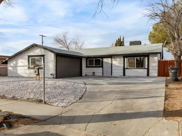 1121 W Holguin St, Lancaster, CA 93534