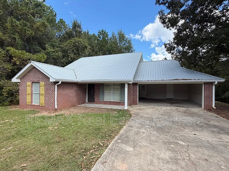 3 bed, 2.0 bath, $1,600 — Photo 2