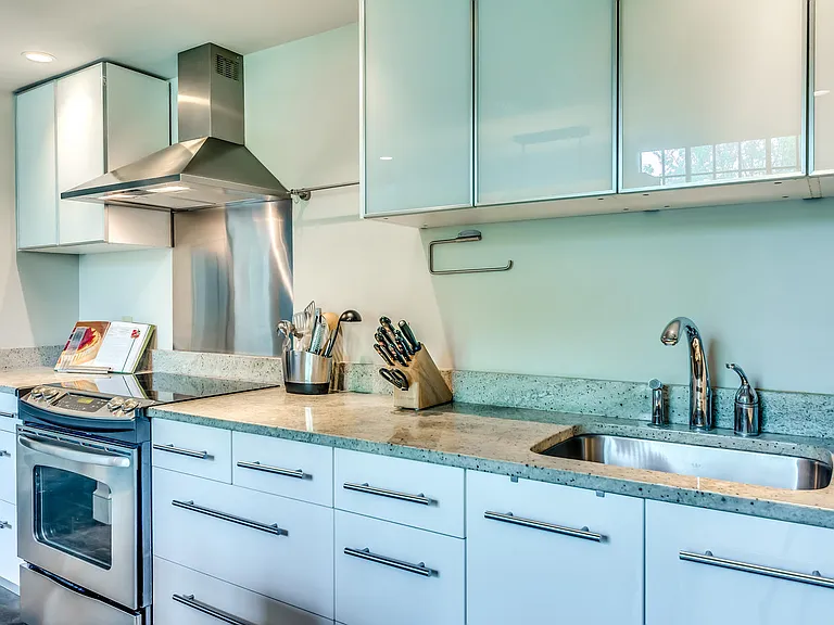 509 Cloverdale Rd #201 — Photo 20