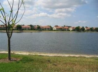 7766 Emerald Cir APT 104, Naples, FL 34109