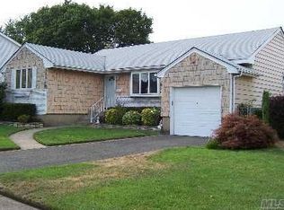 2609 Firma Ln, East Meadow, NY