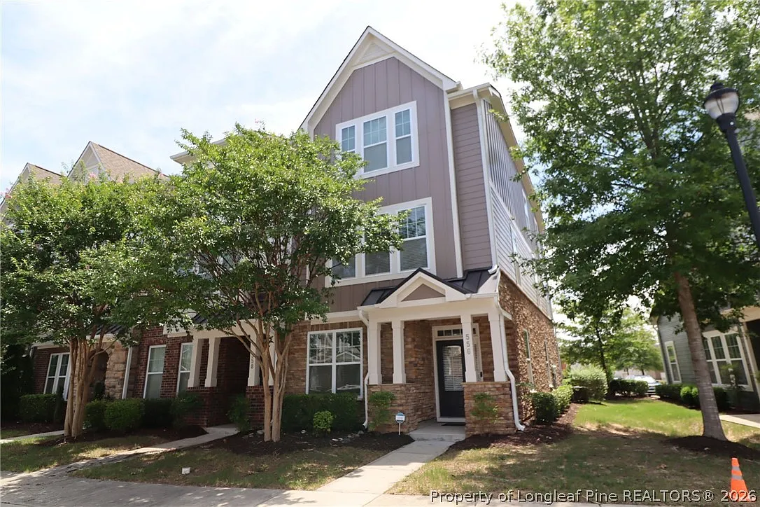 4 bed, 3.5 bath, 2327 sqft, $2,699 — Photo 1