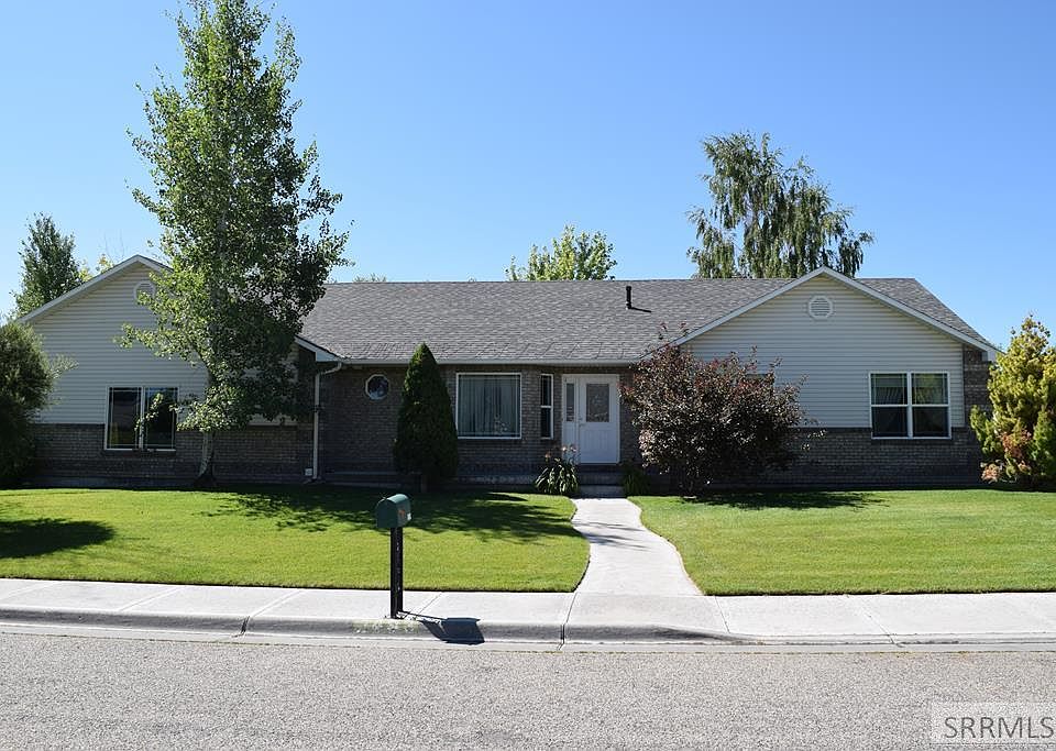 1st image of 2493 Harold Dr