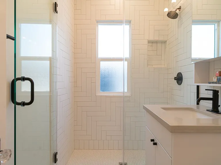 22-24 Park Ave — Photo 11