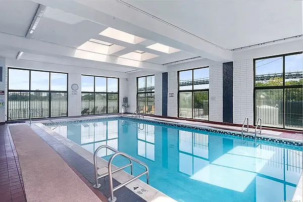 Sold by Daniel Gale Sotheby's International Realty | media 9