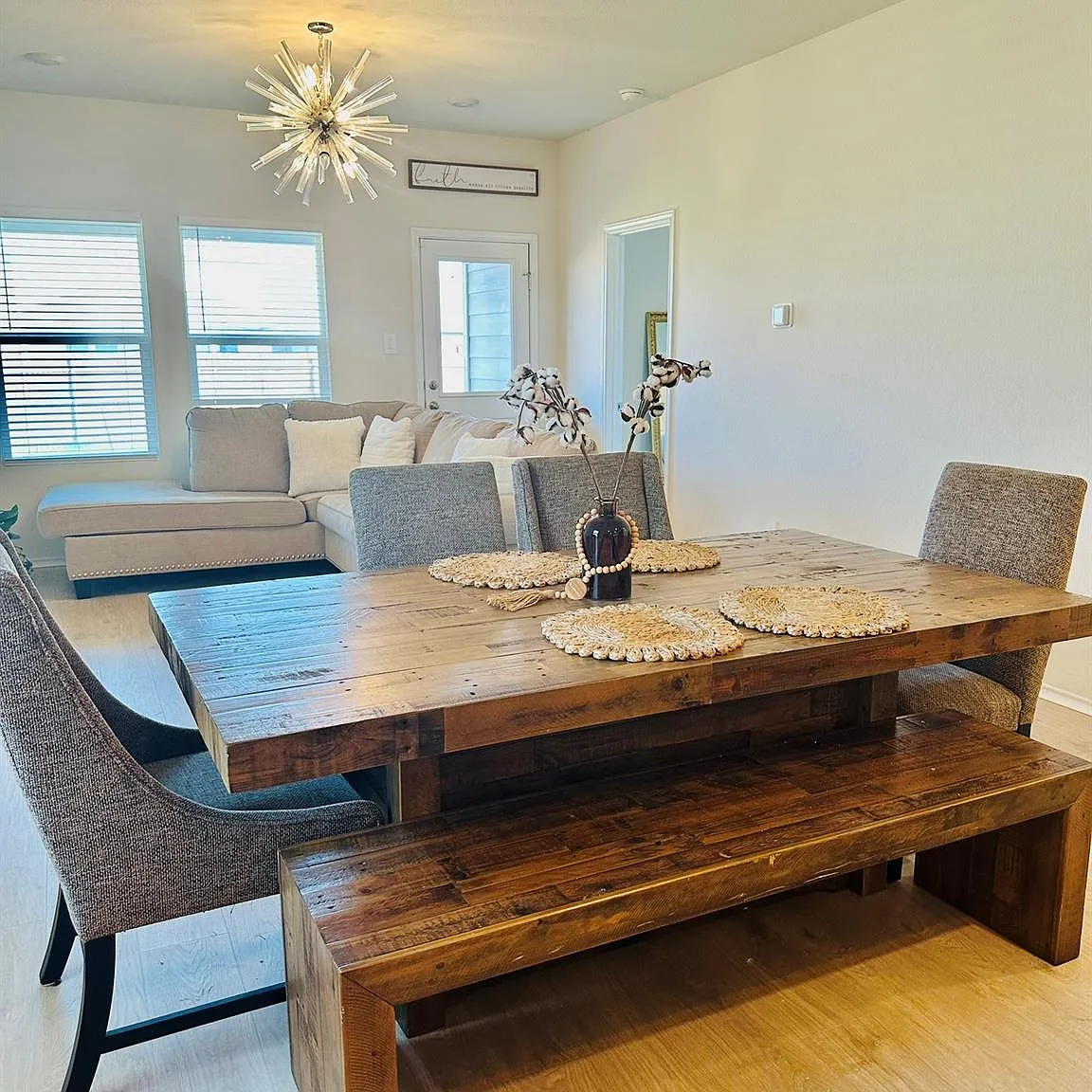 3 bed, 2.0 bath, 1309 sqft, $1,800 — Photo 2