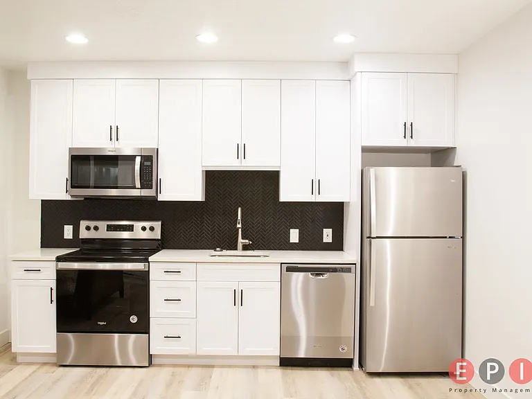 564 Lewski Lane - Residential — Photo 2