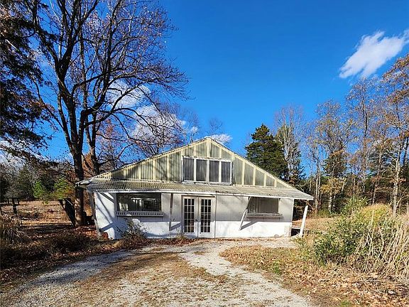 5th image of 10562 Carr Rd