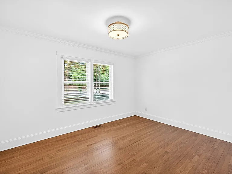 1214 N Sharon Amity Rd — Photo 20