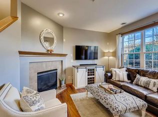 1082 Traditions Trl, Chaska, MN 55318