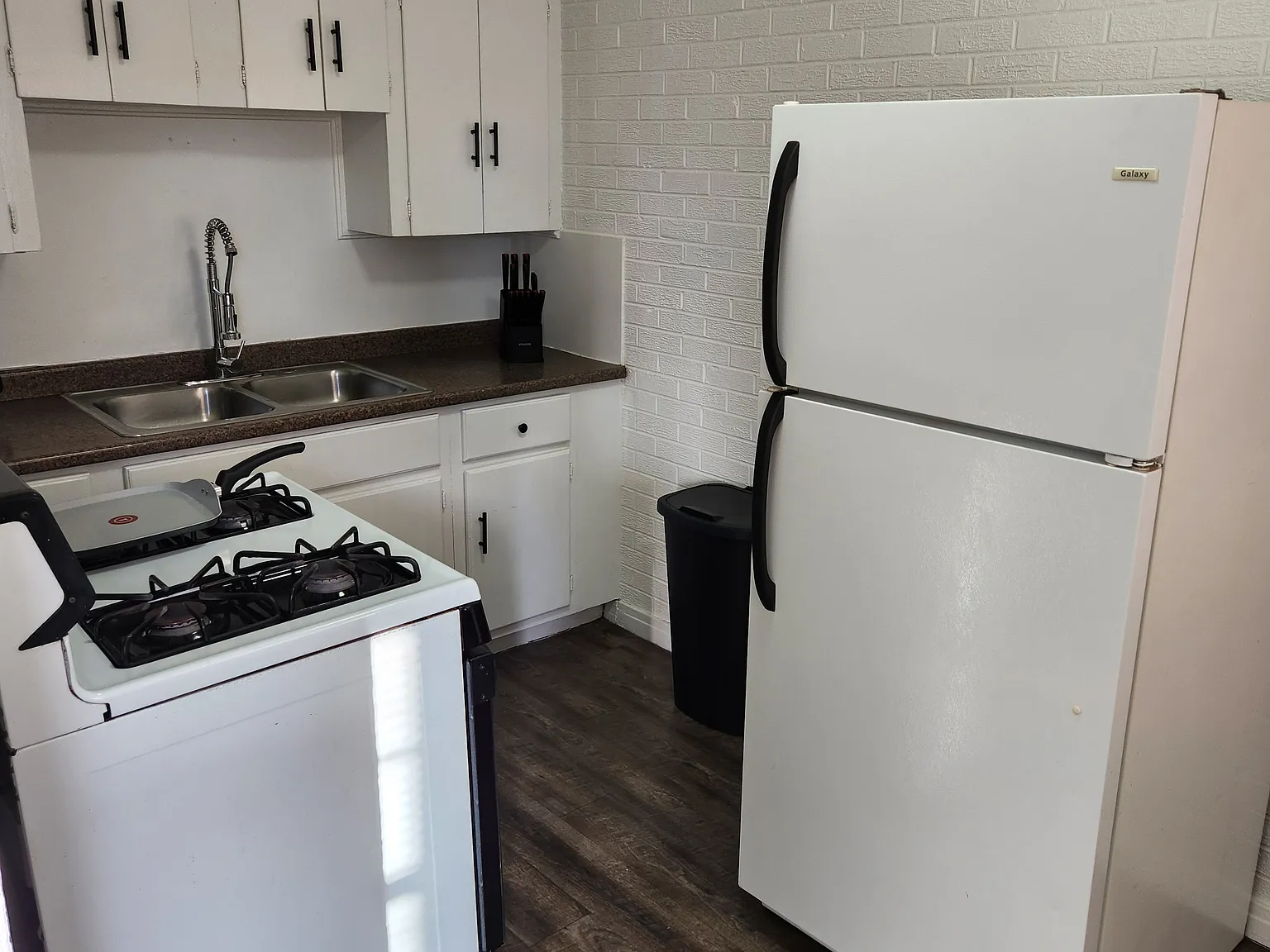 1 bed, $1,000 — Photo 4