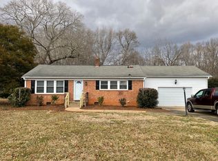 3705 Edgewood Dr, Greensboro, NC 27406