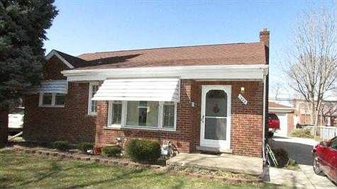1st image of 1654 Moran Ave