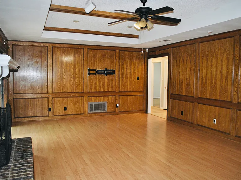 1902 Aspen Dr — Photo 7
