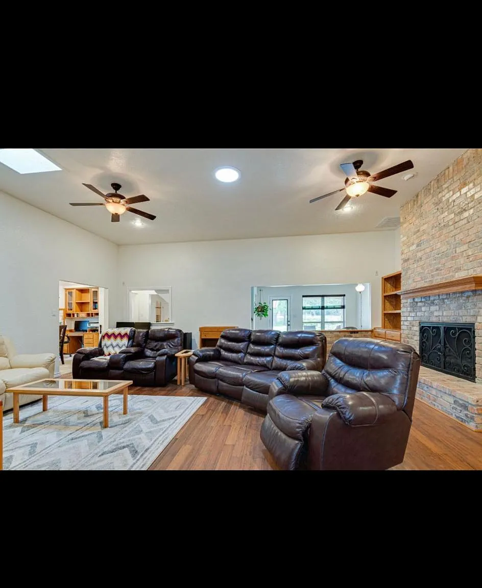 3725 Oakbriar Ln — Photo 4