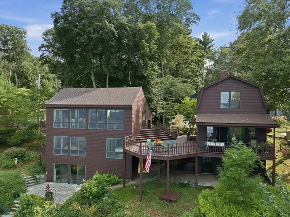 15 Pine Blf, Lakeville, MA 02347