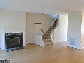 1125 Simsbury Ct — Photo 16