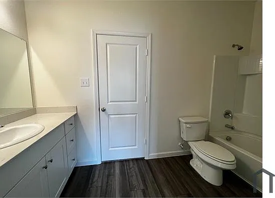 1230 Lambert Dr #L — Photo 16