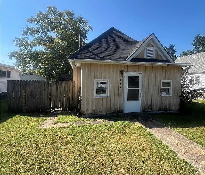 1st image of 3205 Broadway Ave