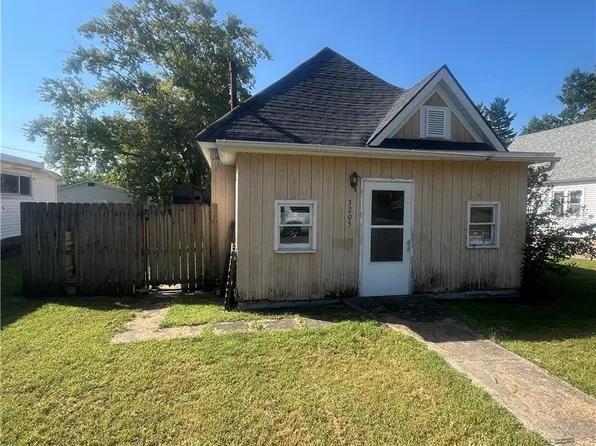 3205 Broadway Ave, Mattoon, IL 61938
