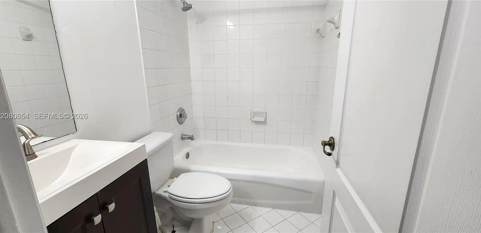 Villa Bellini Condo — Photo 4