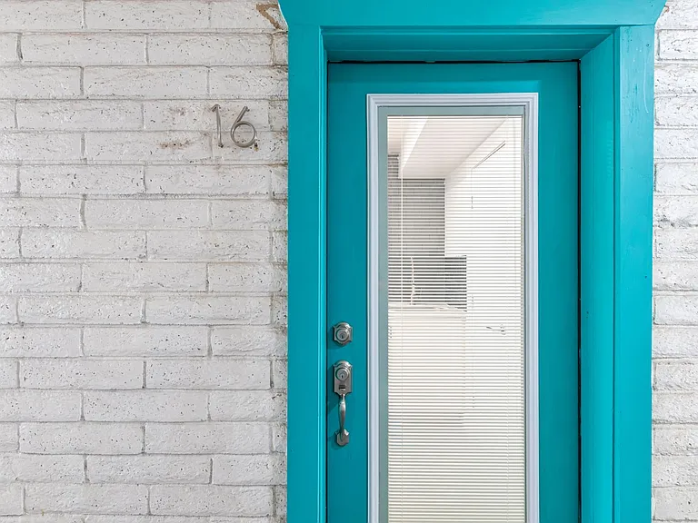 328 E Willetta St #16 — Photo 36
