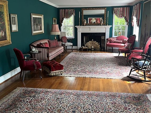 5th image of 1708 N Elm St