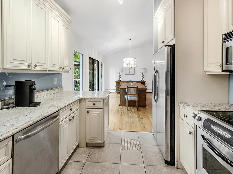 10 Charla Dr — Photo 10