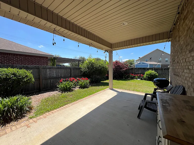 9923 Summer Woods Cir N — Photo 14