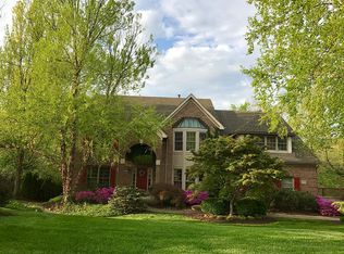 5765 Kensington Ridge Dr, Cincinnati, OH 45230