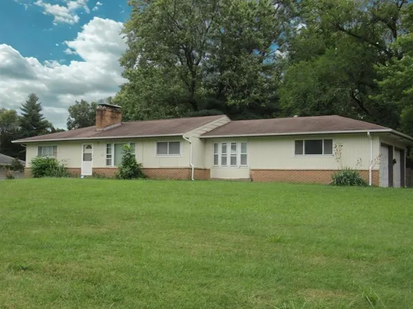 12 Robinwing Ln, Hazelwood, MO 63042