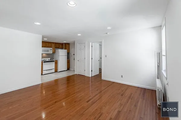 Rented by Bond New York | media 10