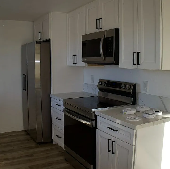 1910 E 24th St E #18