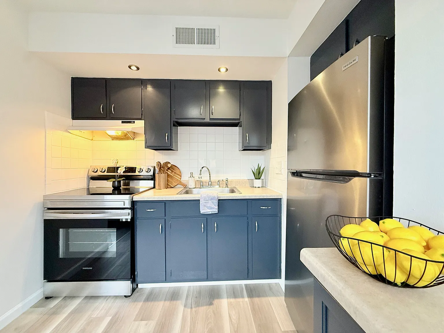 1 bed, 800 sqft, $925 — Photo 1