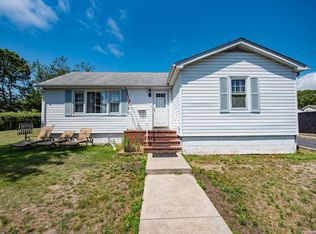 78 Floyd Rd, Shirley, NY 11967