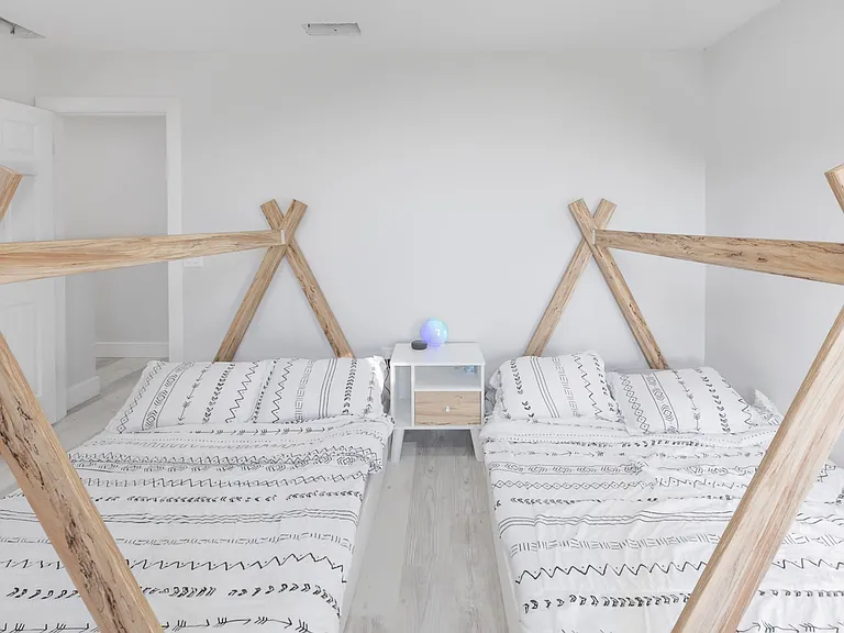 1146 Perpignan Ct — Photo 30