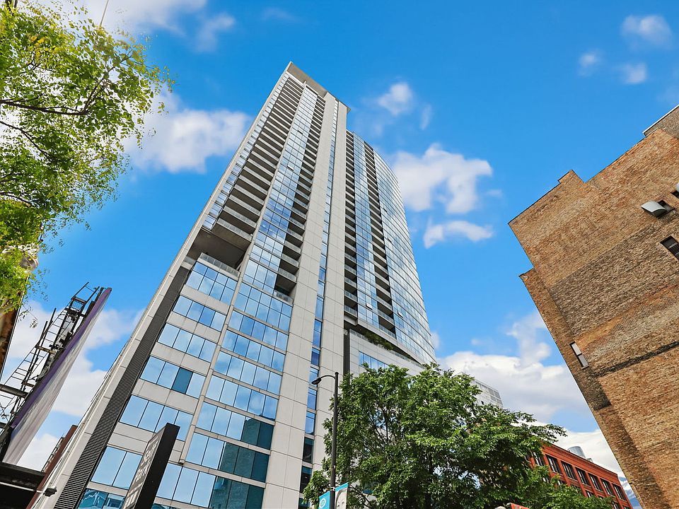 1st image of 303 W Ohio St #1604