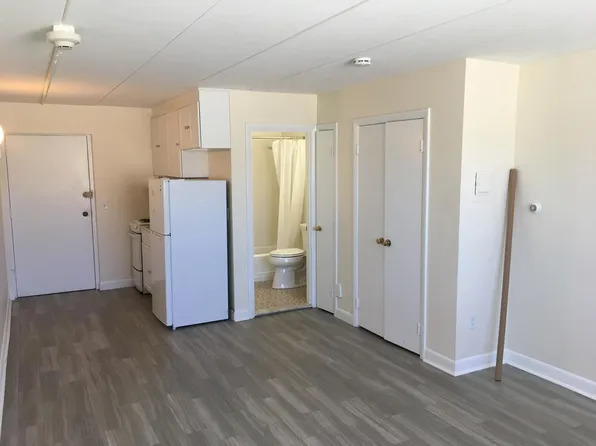 186 Lexington St APT 9, Waltham, MA 02452