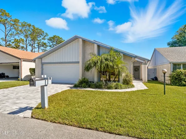 2718 VERSAILLES Court, Ponte Vedra Beach, FL 32082