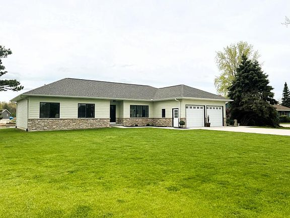 2nd image of 9917 Circle Dr