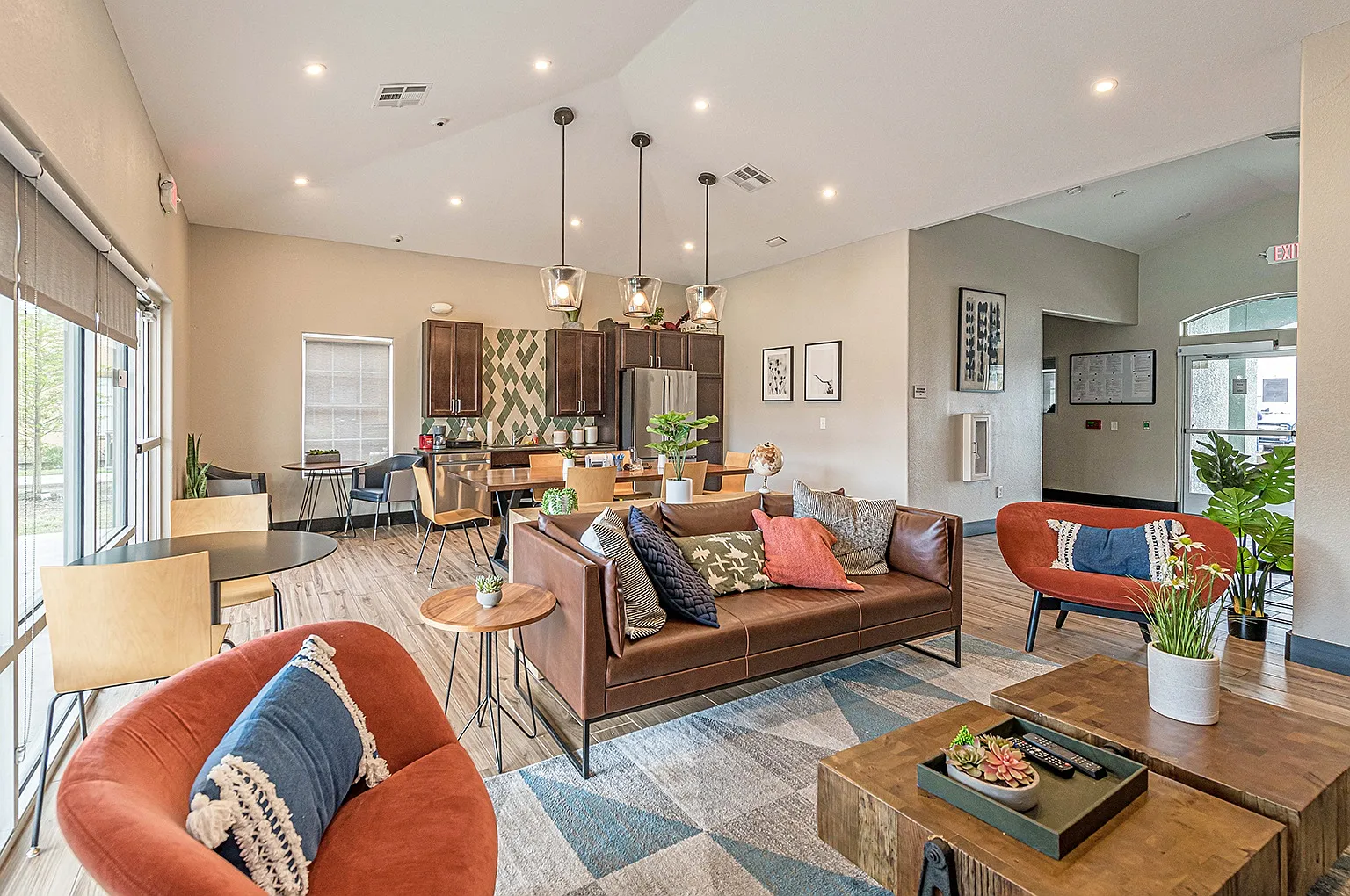 Pinewood Apartments — Photo 4