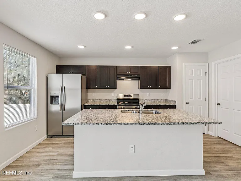 5453 Wabash Blvd — Photo 11