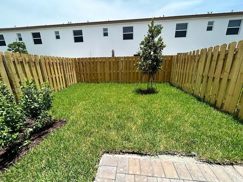 Westview North — Photo 2