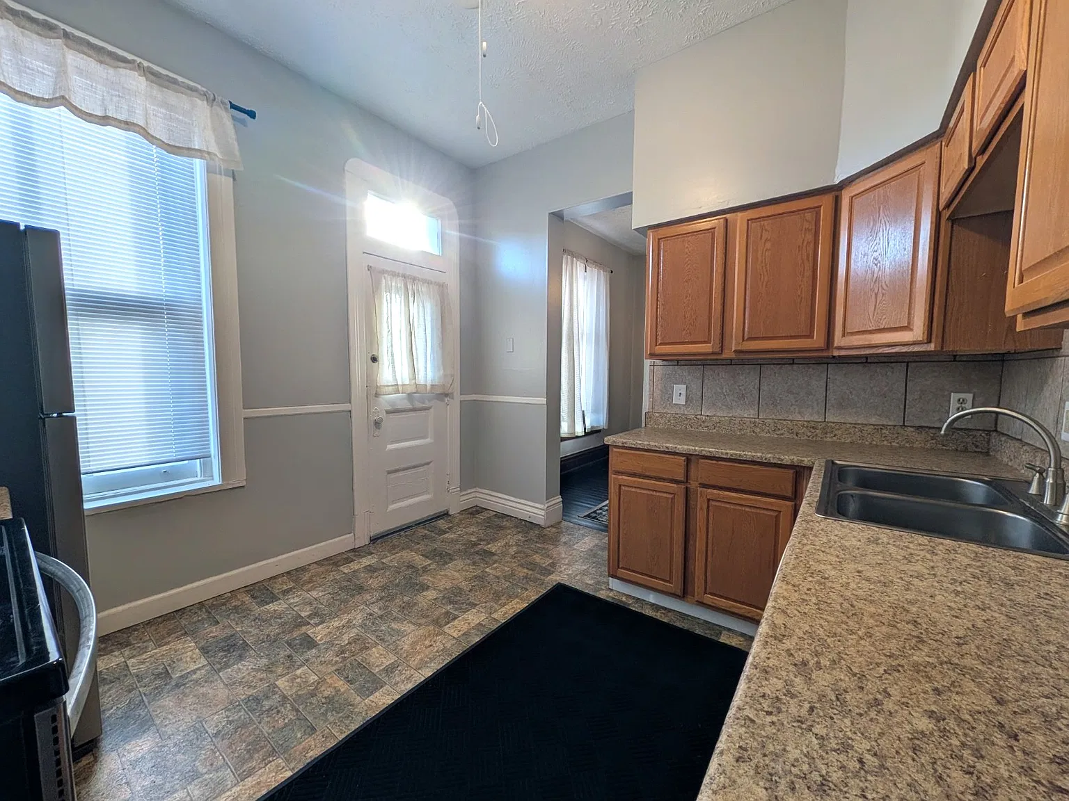 3 bed, 1575 sqft, $1,895 — Photo 4