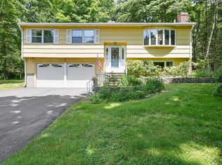 63 Laurel Wood Dr, Shelton, CT 06484