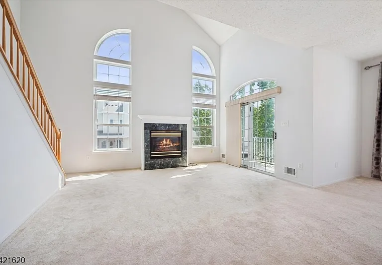 82 Hancock Dr — Photo 7