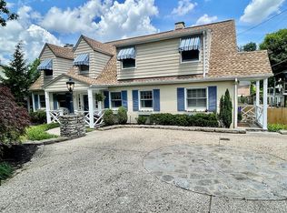 15 Oakwood Rd, Huntington, WV 25701