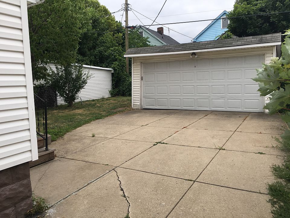 Garage/Backyard