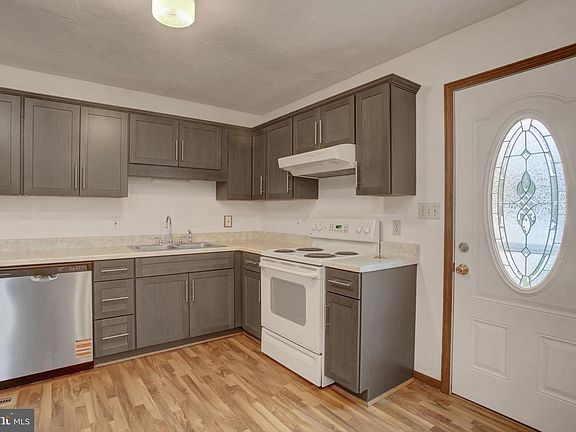 5th image of 23 O'Neill Ave